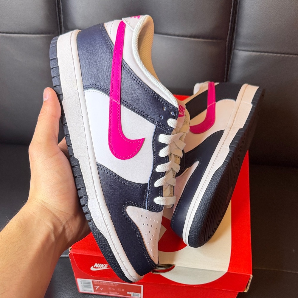 Nike dunk low Obsidian Fierce Pink size 7y/8.5 women’s 
Brand new 100% authentic